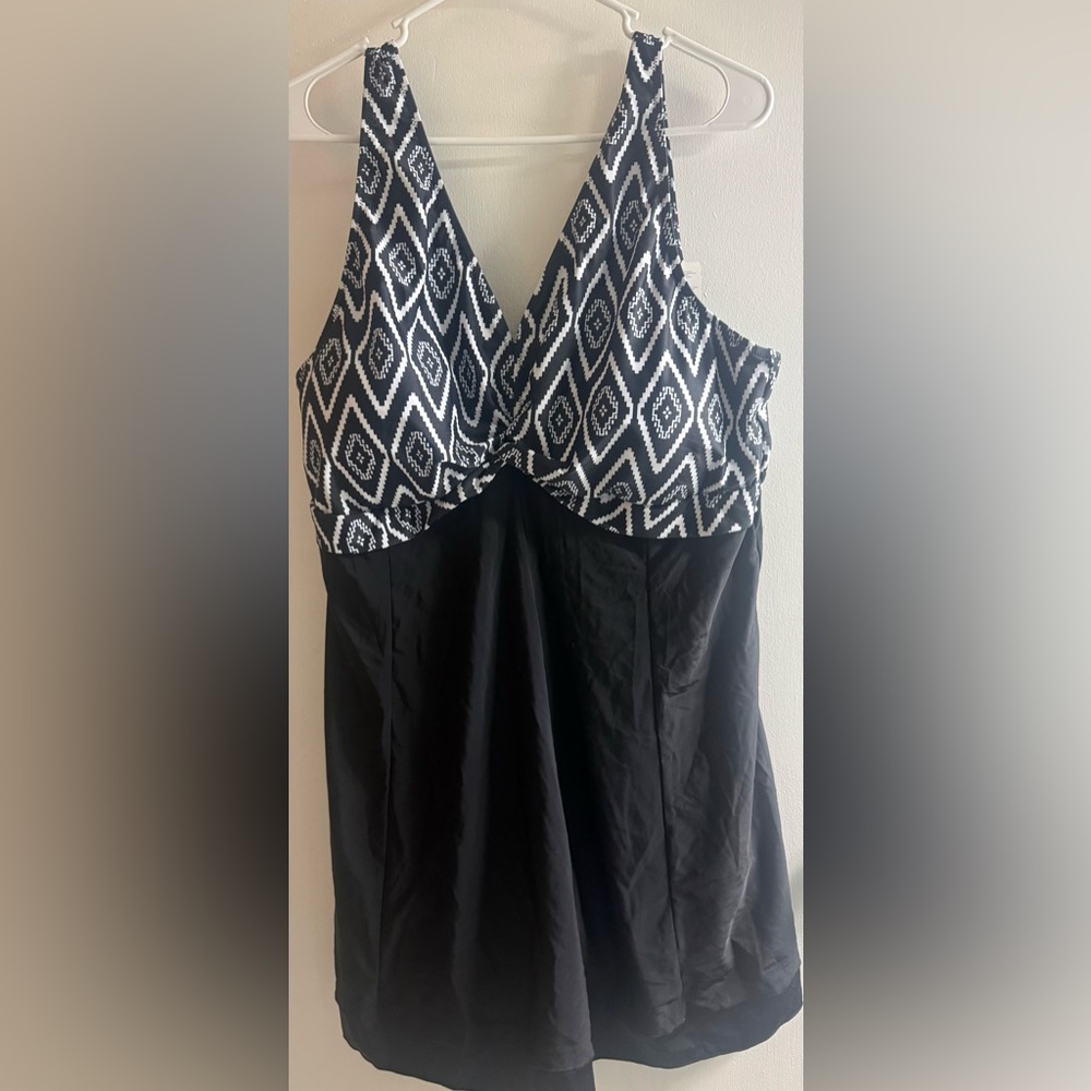 Black and White Geometric Women Swim One Piece